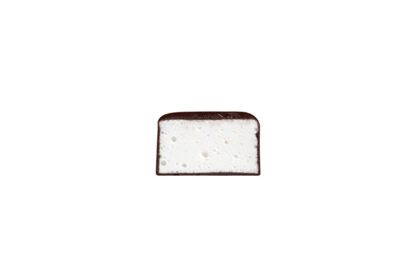 Bala de chocolate macro shot com nozes e delicioso enchimento no fundo branco, isolados Imagem De Stock
