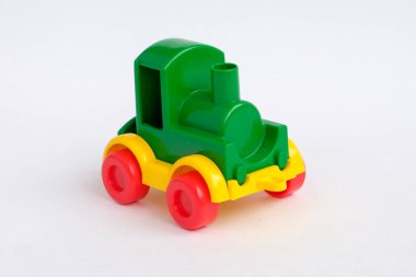 Beyaz arka plan üzerinde izole oyuncak tren