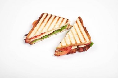 taze sandviç yakın çekim beyaz zemin üzerine izole et ve sebze ile