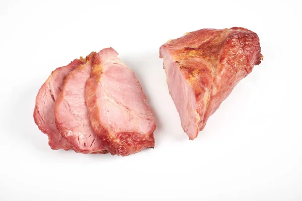 Beyaz arka plan üzerinde izole kavrulmuş domuz eti dilimleri — Stok fotoğraf
