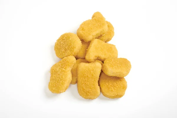 Kip Nuggets geïsoleerd op witte achtergrond — Stockfoto