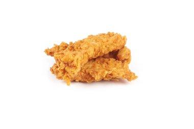 Kızarmış tavuk filetosu beyaz arka planda izole edilmiş.