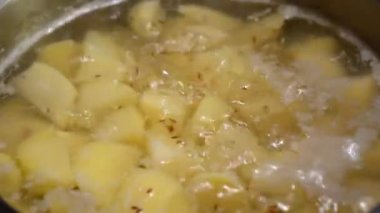 Patates suda Kaynama