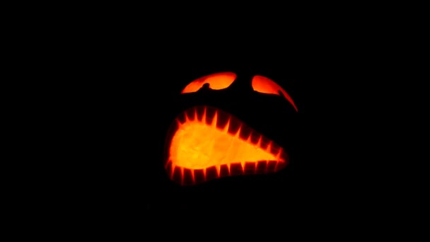 Calabaza de halloween brillante — Vídeo de stock