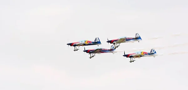 Fliegende Bullen Kunstflugteam in der Luft — Stockfoto