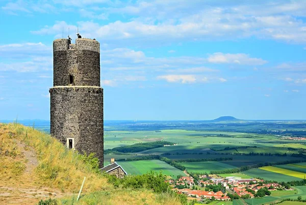 Hazmburk vue sur le château — Photo