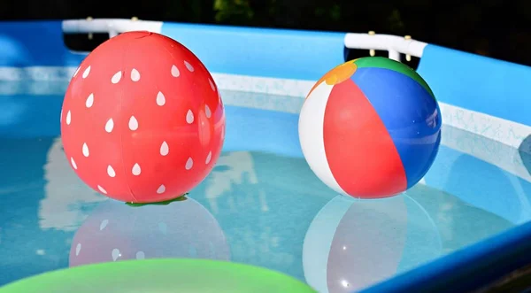 Balls in swimming pool — Stock Photo, Image