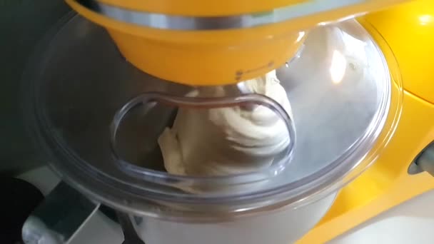 Wolny Ruch Ugniatanie Ciasta Chlebowego Maszynie Ugniatania — Wideo stockowe