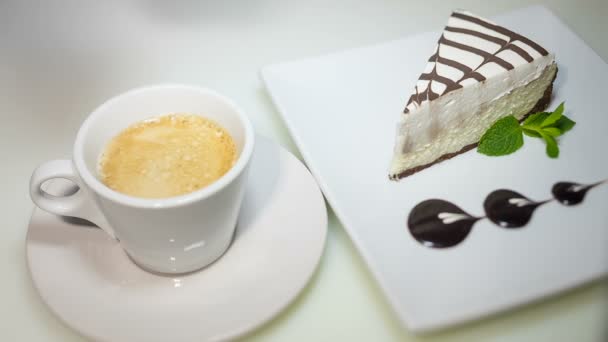 コーヒーとチーズのケーキ — ストック動画