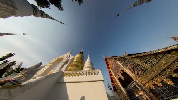 Tailândia templo timelapse atirar com lente larga — Vídeo de Stock