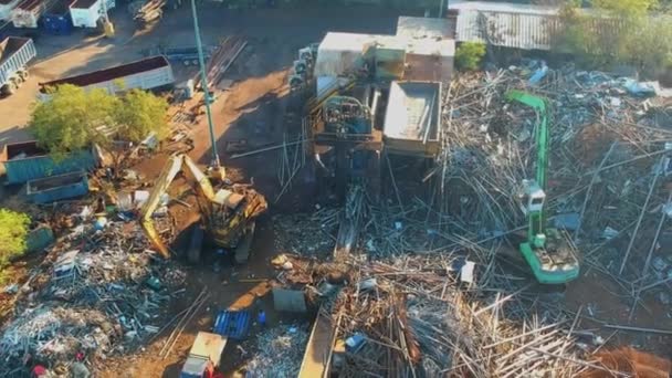 Recyclingverfahren für Stahlschrottplätze — Stockvideo