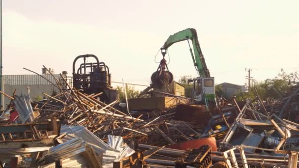 钢制废品堆场装载工艺 — 图库视频影像