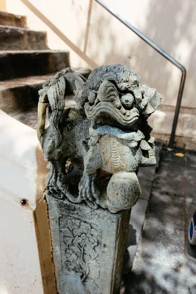 Aslan heykeli Temple güneş ışığı ile