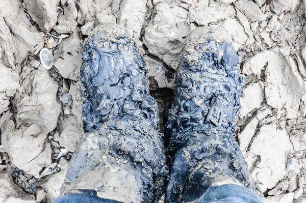 Piedi sporchi fangosi — Foto Stock