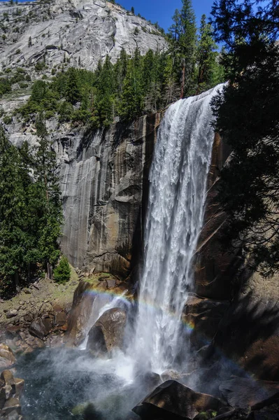 Chutes Vernal dans le parc national Yosemite — Photo