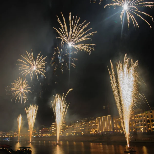 Fogos de artifício durante o Festival de Luminara — Fotografia de Stock