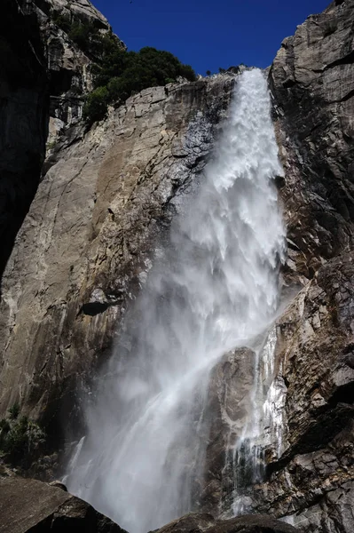 Нижня водоспади Йосеміті — стокове фото