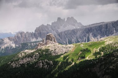 Dolomites'in dağlar