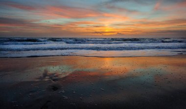 Sunrise Cocoa Beach üzerinde