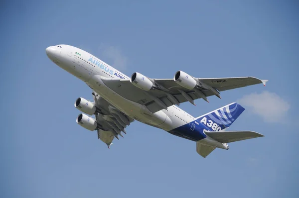 Volo dimostrativo Airbus A380 all'ILA di Berlino — Foto Stock