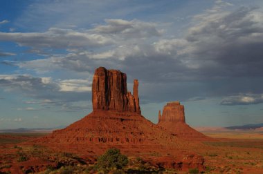 gün batımında anıt Vadisi