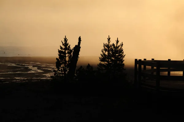 Nascer do sol em West Thumb — Fotografia de Stock