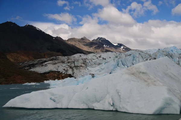 エル ・ チャルテン近くビエドマ氷河 — ストック写真