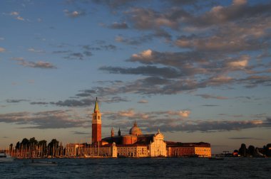 Venedik 'te Gondollar