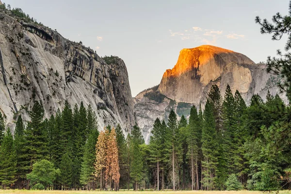 Gün batımı yarım kubbe