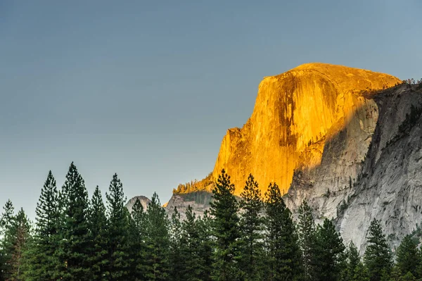 Coucher de soleil sur Half Dome — Photo