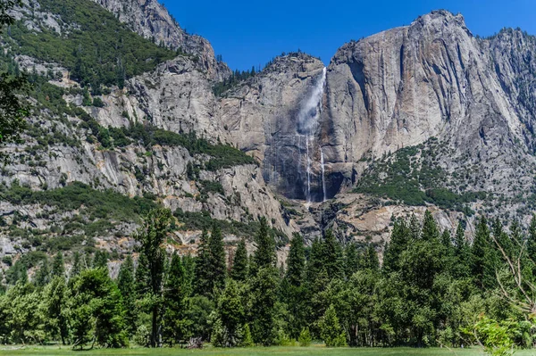 La rivière Merced et les chutes Upper Yosemite — Photo