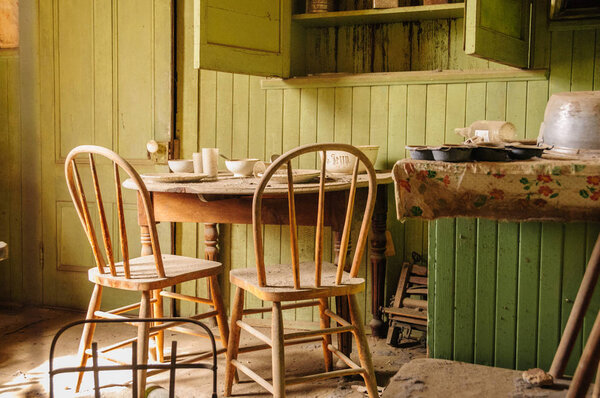 Interior of an old Abandoned Building in Bodie — Stock Photo, Image