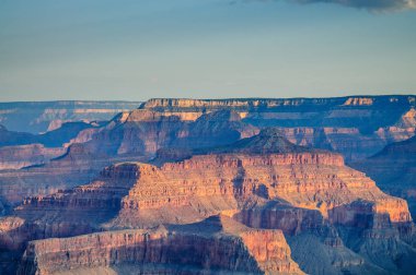 Grand Canyon üzerinde gündoğumu