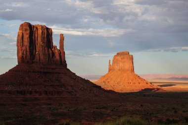 gün batımında anıt Vadisi