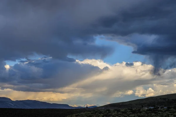 Stormskyer over Monosjøen – stockfoto