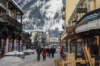 Bir Noel günü karlı Chamonix de Mont Blanc