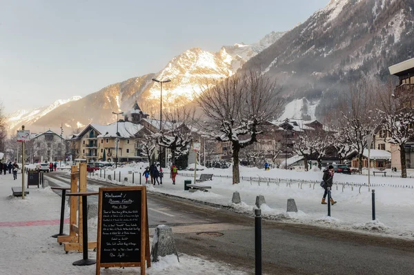 Chamonix de Mont Blanc nevado em um dia de Natal — Fotografia de Stock