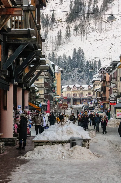 Besneeuwde Chamonix de Mont Blanc op een kerstdag — Stockfoto