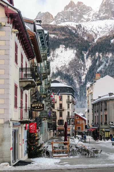 Besneeuwde Chamonix de Mont Blanc op een kerstdag — Stockfoto