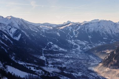 Mont Blanc güneşli bir kış Afernoon üzerinde