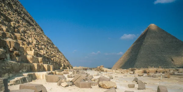 Die großen pyramiden bei giza — Stockfoto