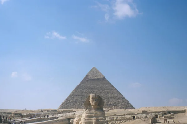 Die großen pyramiden bei giza — Stockfoto