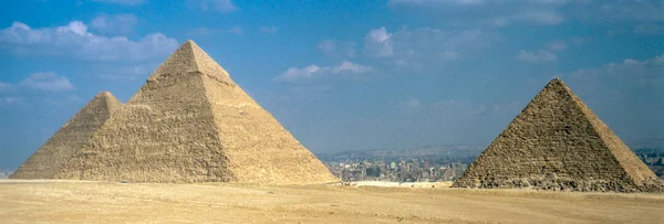 As Grandes Pirâmides de Gizé — Fotografia de Stock