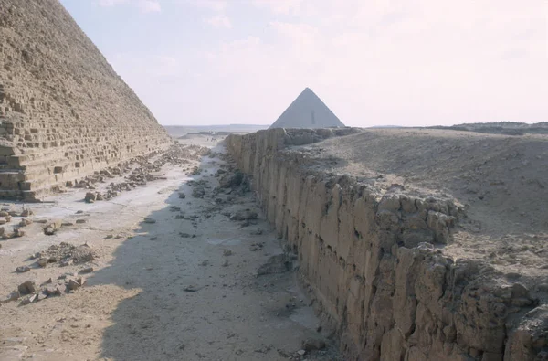 De stora pyramiderna i Giza — Stockfoto