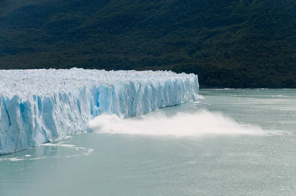 Готелі в місті Perito Морено Glacier льоду — стокове фото