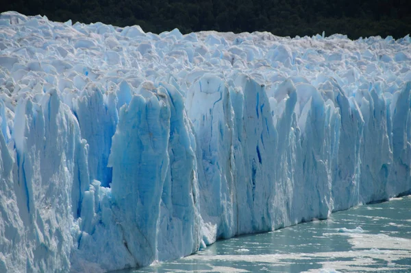 Ice, wycielenia na lodowcu Perito Moreno — Zdjęcie stockowe