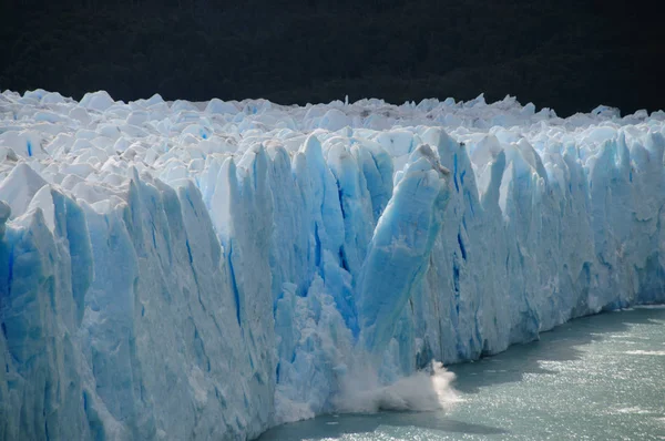 Ghiaccio Calving al ghiacciaio Perito moreno — Foto Stock