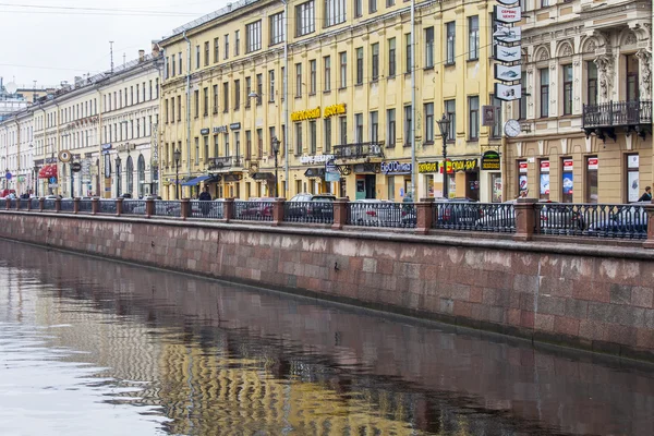 St. Petersburg, Rosja, 21 sty 2016. Kompleks architektoniczny z Gribojedow Canal nasyp. — Zdjęcie stockowe