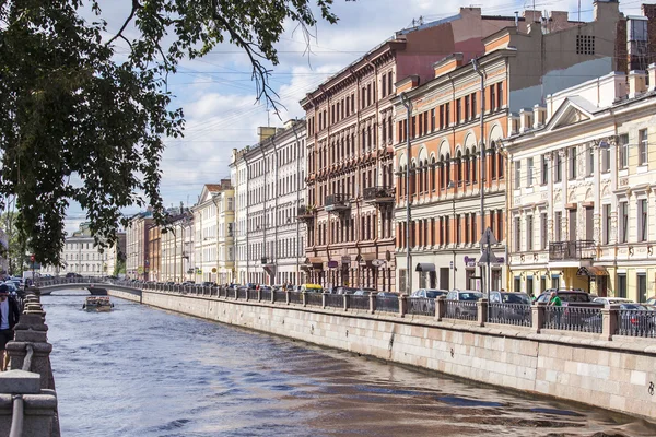 St. Petersburg, Rosja, 21 sty 2016. Kompleks architektoniczny z Gribojedow Canal nasyp. — Zdjęcie stockowe