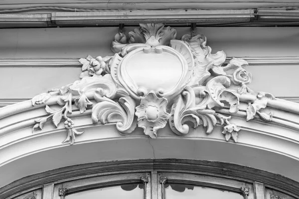 ST. PETERSBURG, RUSIA, 21 de agosto de 2016. decoración de una fachada del edificio histórico . —  Fotos de Stock